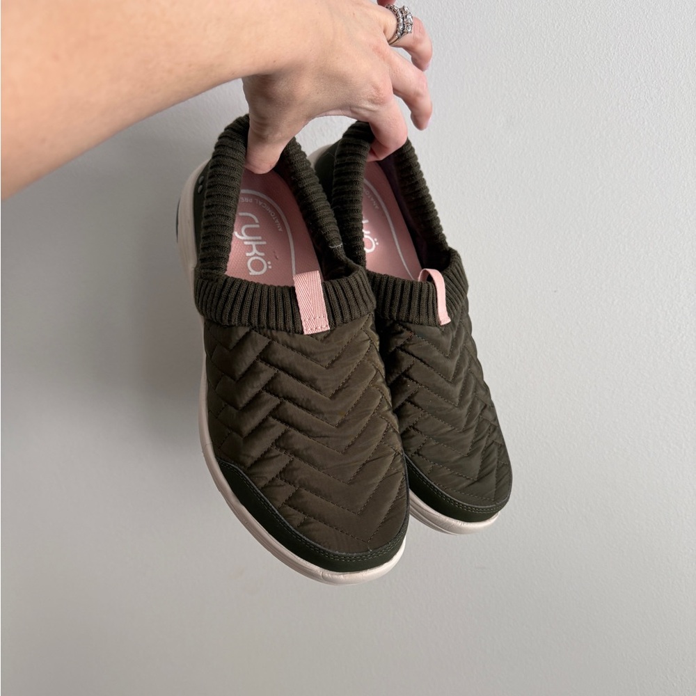 Like New Ryka ‘Aspen’ Sneaker - Picture 2 of 5
